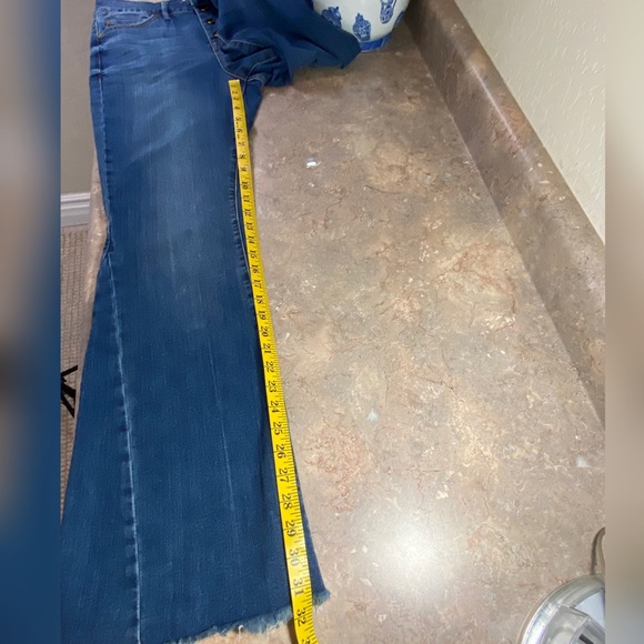 Seven7 Ultra High Rise Flare Jeans (12) - Picture 6 of 11